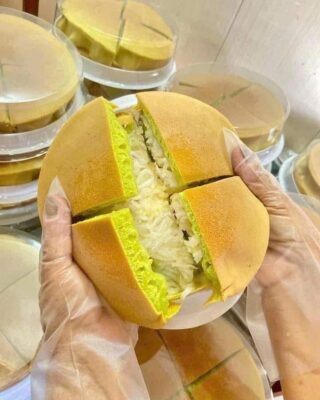 Bánh bò kẹp dừa