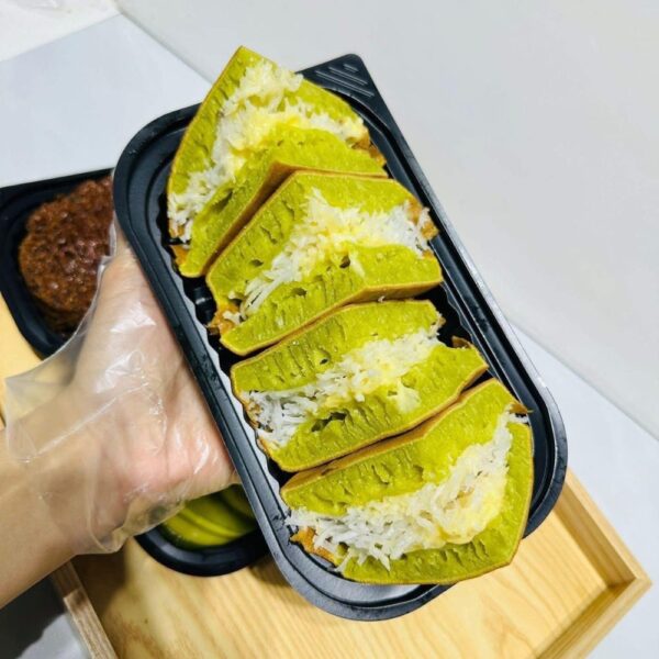 bánh bò kẹp dừa
