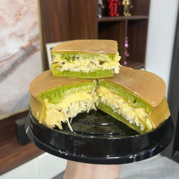 bánh bò kẹp dừa